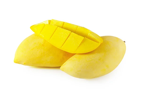 Żółte mango na białym tle — Zdjęcie stockowe