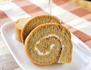 kremalı bisküvi rulo