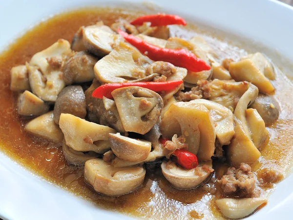 Leckeres thailändisches Essen — Stockfoto