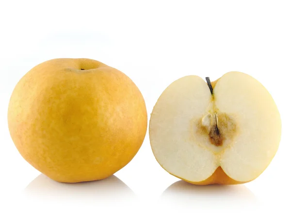 Fruta de pera asiática sobre fondo blanco — Foto de Stock