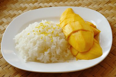 yapışkan pirinç mango ile
