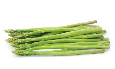 beyaz üzerine taze kuşkonmaz