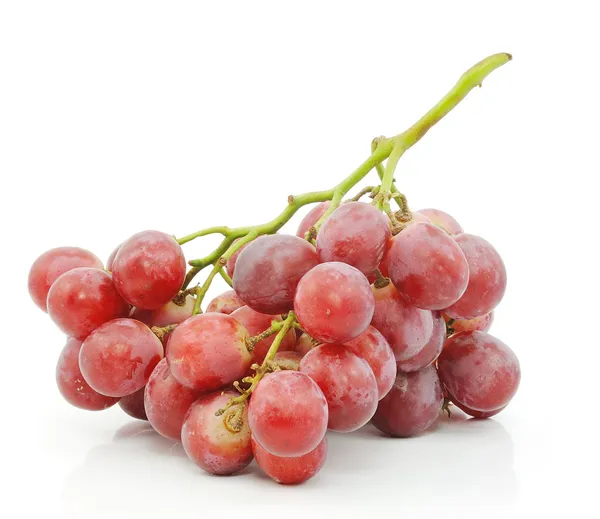 Beyaz üzerine izole edilmiş kırmızı üzüm. — Stok fotoğraf