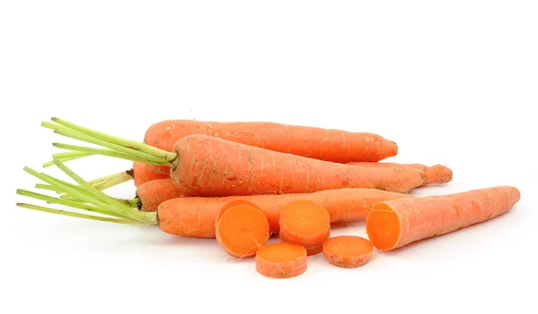 Zanahorias frescas aisladas sobre fondo blanco — Foto de Stock