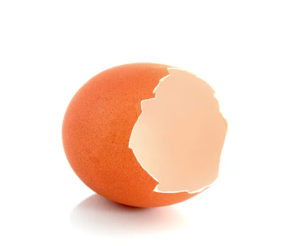 Guscio d'uovo rotto, isolato su bianco — Foto Stock