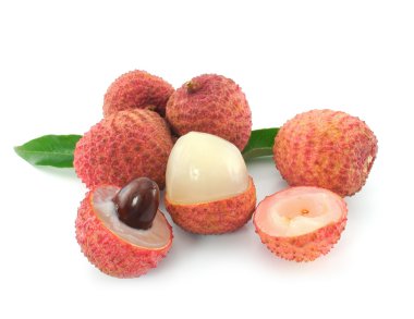 Litchi beyaz arkaplanda izole edildi