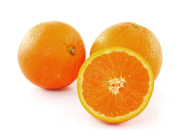 Orange på vit bakgrund — Stockfoto