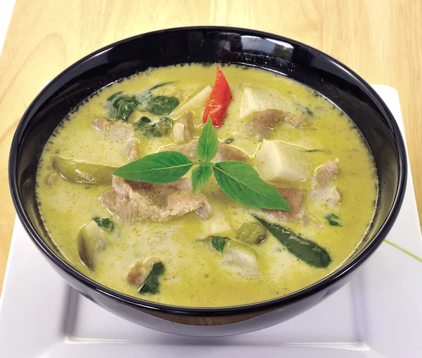 Zielony wieprzowina curry, kuchnia tajska — Zdjęcie stockowe