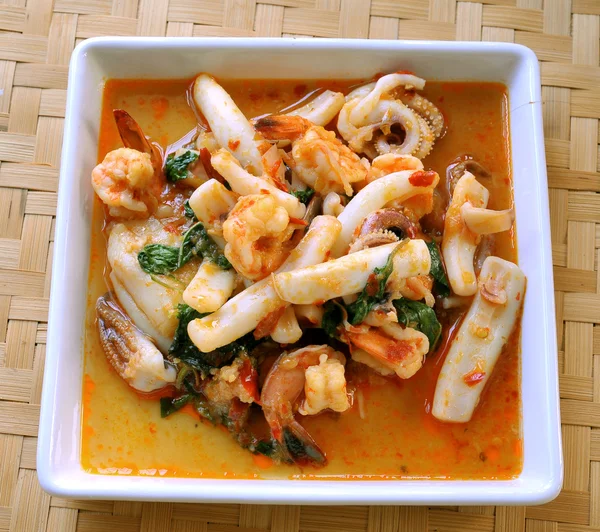 Comida tailandesa Calamar picante Curry —  Fotos de Stock