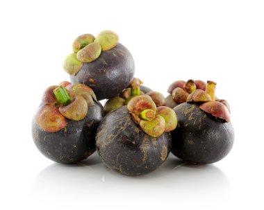 Beyaz arka planda mangosteen