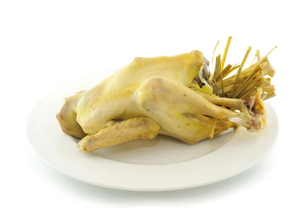 Pollo hervido en un plato blanco — Foto de Stock