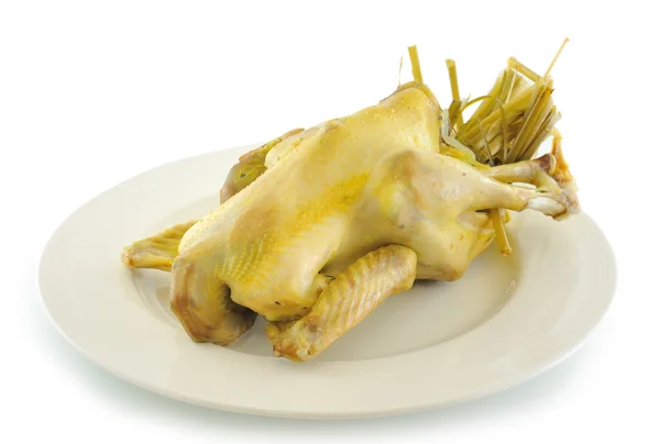 Pollo hervido en un plato blanco — Foto de Stock