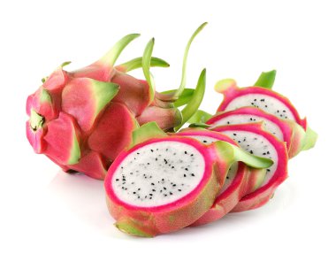 Beyaz arkaplanda Ejder Meyvesi