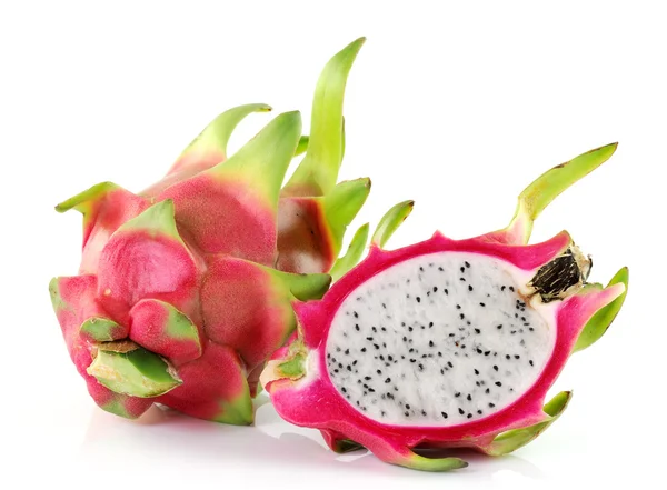 Dragon Fruit op witte achtergrond — Stockfoto