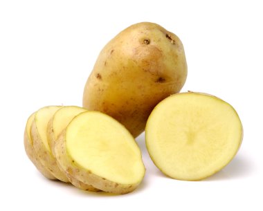 Beyaz arkaplanda izole edilmiş patates