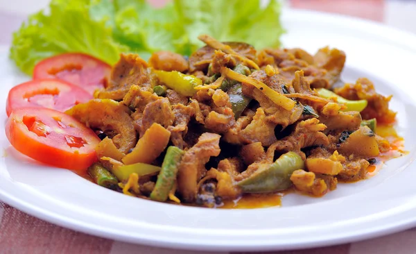 Gebratenes Schweinefleisch mit Chilipaste, thailändisches Essen. — Stockfoto