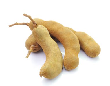 Tamarind beyaz arkaplanda izole edildi