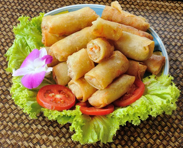 Fritto cinese tradizionale primavera rotoli di cibo — Foto Stock