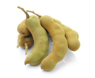 Tamarind beyaz arkaplanda izole edildi