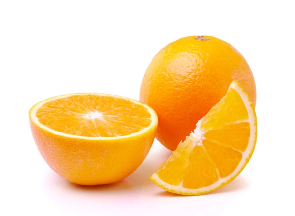 하얀 배경에 분리 된 오렌지 열매 — 스톡 사진