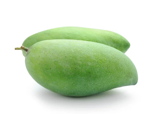 Mango verde aislado sobre fondo blanco — Foto de Stock