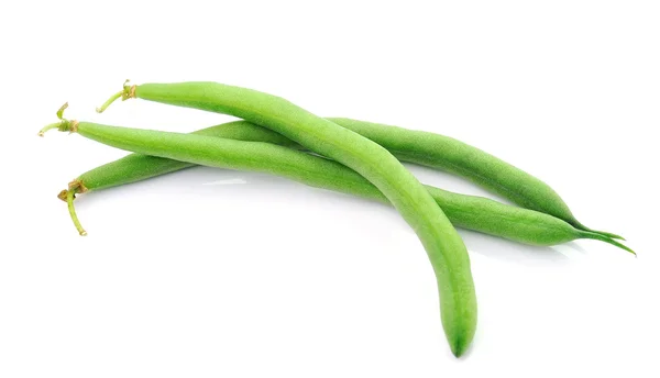 Haricots verts sur fond blanc — Photo