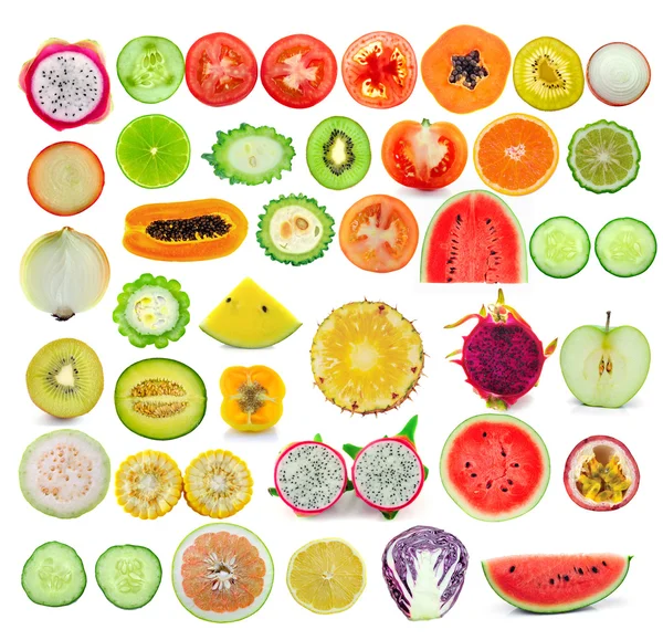 Коллекция фруктовых и овощных ломтиков — стоковое фото