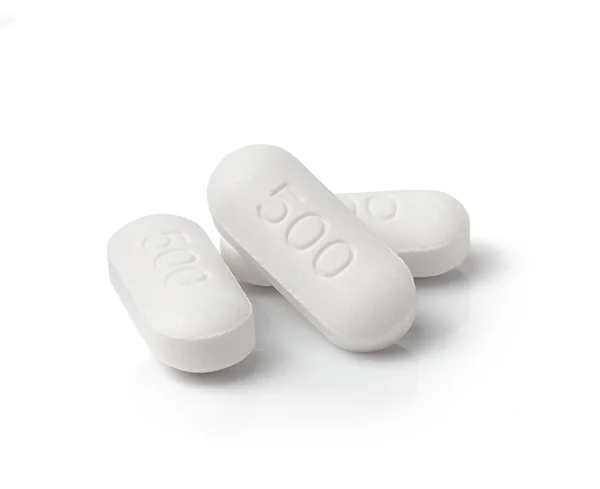 Léková tableta izolované na bílém pozadí — Stock fotografie