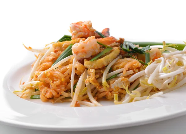 Thailändsk mat Pad thai, Stek nudlar med räkor — Stockfoto