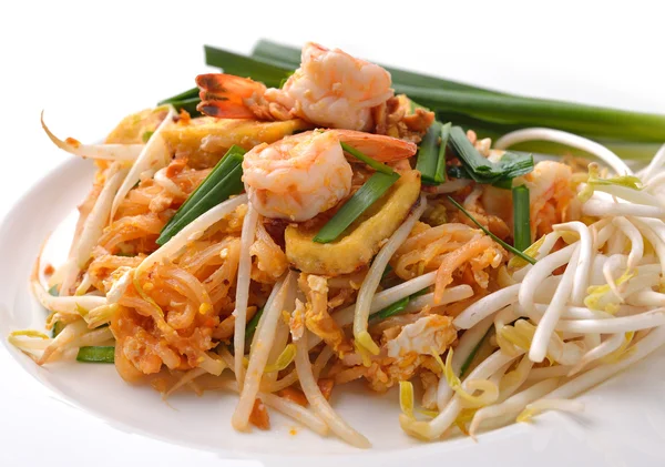 泰国菜Pad thai,炒面配虾仁 — 图库照片