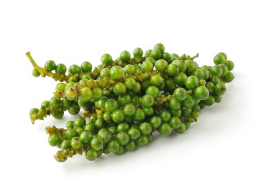 demet izole beyaz zemin üzerine taze yeşil biber