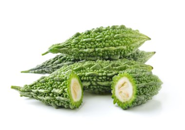 Acı kavun beyaz arkaplanda izole