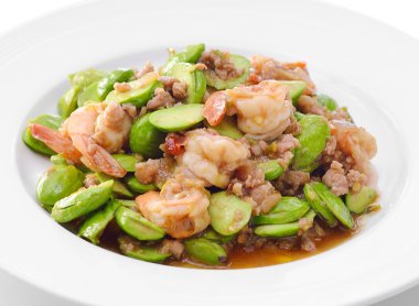 Kızarmış Parkia. Karides ve kaynak..