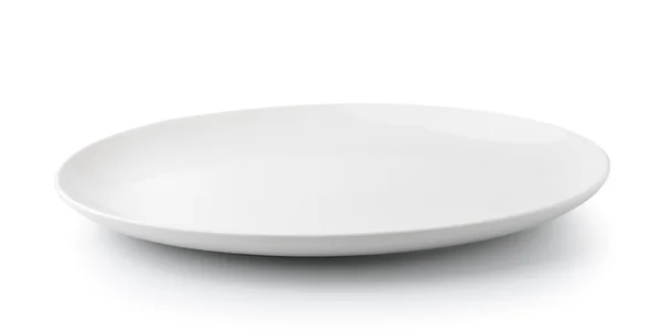 Порожня тарілка ізольована на білому тлі — стокове фото