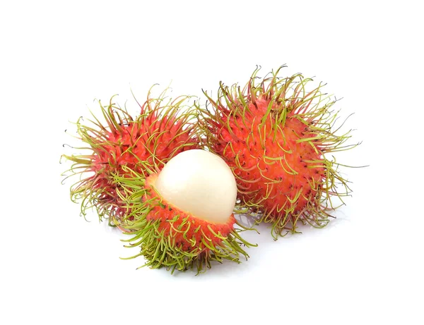Rambutan doce deliciosa fruta isolada no fundo branco — Fotografia de Stock