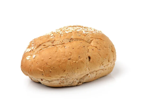 Цельный хлеб пшеницы изолированы на белом фоне — стоковое фото