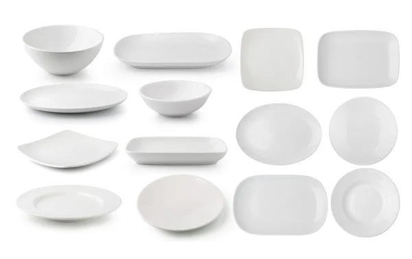 Placa cerâmica branca e tigela isolada sobre fundo branco — Fotografia de Stock