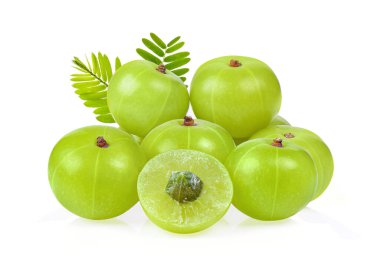 Beyaz arka planda izole edilmiş Hint Bektaşi üzümü