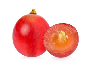 Olgun kırmızı üzüm, beyaz arkaplanda izole.