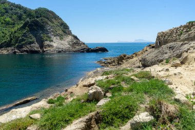 Nisida 'dan Porto Paone' a