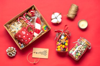 El yapımı bakım paketi, içinde şeker, zencefilli ekmek, xmas dekor aile, arkadaşlar, şükran günü için kız, Noel, anne, baba günü için kişiselleştirilmiş çevre dostu sepet..