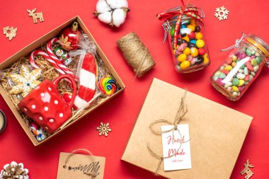 El yapımı bakım paketi, içinde şeker, zencefilli ekmek, xmas dekor aile, arkadaşlar, şükran günü için kız, Noel, anne, baba günü için kişiselleştirilmiş çevre dostu sepet..