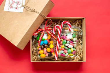 El yapımı bakım paketi, içinde şeker, zencefilli ekmek, xmas dekor aile, arkadaşlar, şükran günü için kız, Noel, anne, baba günü için kişiselleştirilmiş çevre dostu sepet..