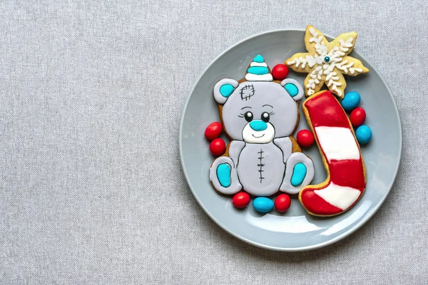 Gingerbread Cookies Decorated Glaze Shape Bear Hat Lollipop Snowflakes Plate — Stock Photo, Image