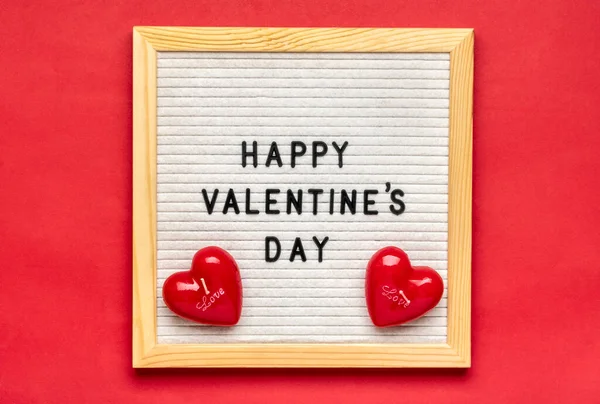 Texto Feliz Día San Valentín Tablero Fieltro Velas Rojas Corazón — Foto de Stock