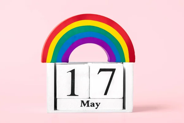 Rainbow Λοατ Σύμβολο Ημερολόγιο Απομονωμένο Ροζ Φόντο Μάιος Παγκόσμια Ημέρα — Φωτογραφία Αρχείου