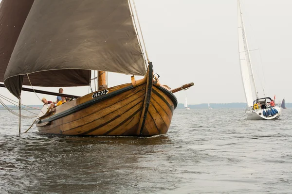 botter üzerinde yelken