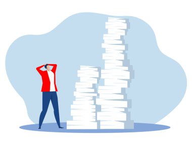 Etrafta kağıt yığınları varken yorgun işadamı stresi. Aşırı çalışma konsepti. Modern vektör illüstrasyonu.