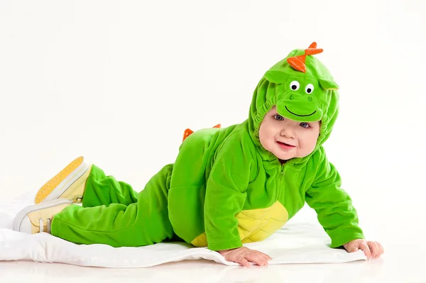 Il piccolo bambino in una causa di un drago — Foto Stock