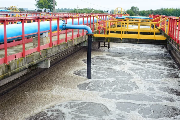 Impianto di pulizia dell'acqua all'aperto — Foto Stock